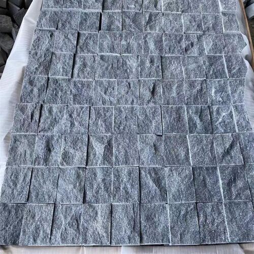 新品马蹄石小方块扇形弹石芝麻黑灰白F小料石花岗岩自然面翻滚仿