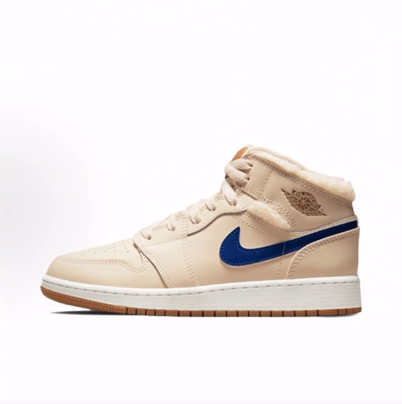 Jordan Air Jordan 1 Mid "Fleece"鸳鸯Swoosh中帮儿童篮球鞋奶白
