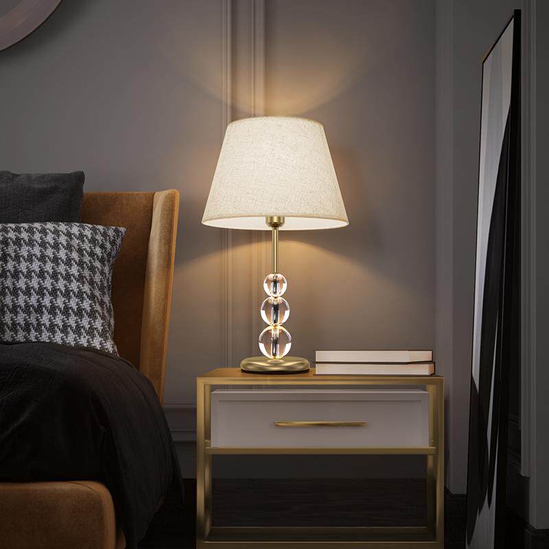 北欧简约台灯卧室床头柜灯创意后现代房间温馨浪漫水晶美式台灯