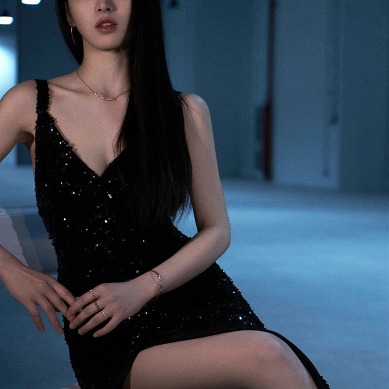 速发黑色晚礼服高端轻奢小众同款宴会气质名媛吊带亮片长裙高级感