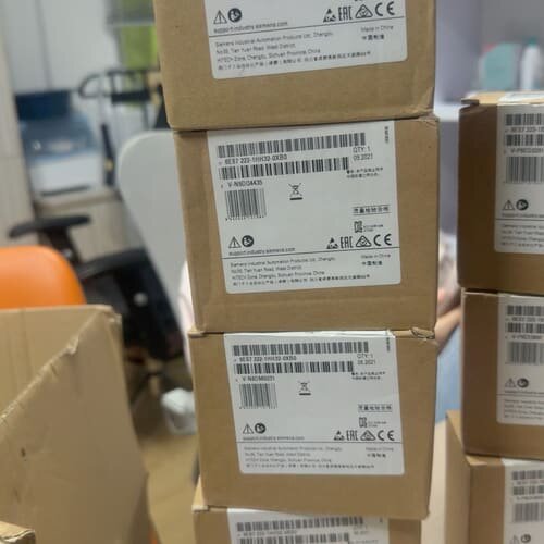 议价西门zi全新原装6ES7 222-1HH32-0XB0数字量输