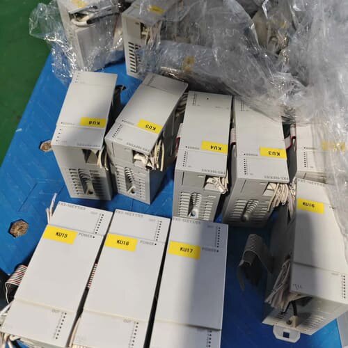 议价三凌PLC模块 FX5-8EYT/ES 功能正常 成色新