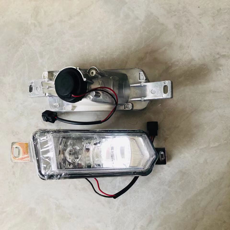 速发适用于五0奥驰飞碟农用车配件20征0前杠灯防雾特总成灯惠包邮