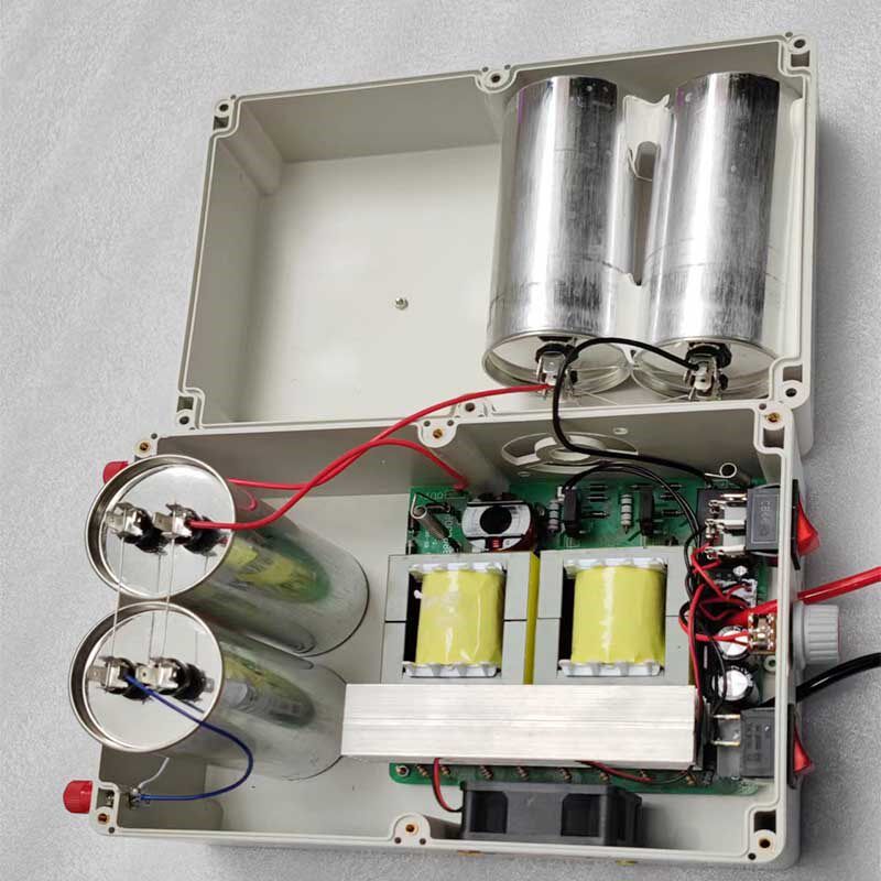 新款12v电源转换器其它元器件