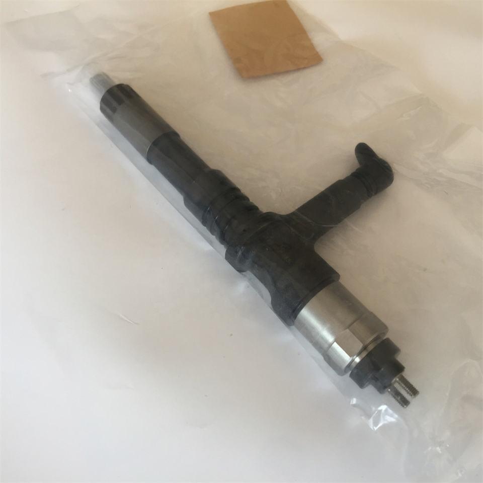 PC650-8挖掘机喷油器6261-11-3200 6D140发动机喷油器 095000-614