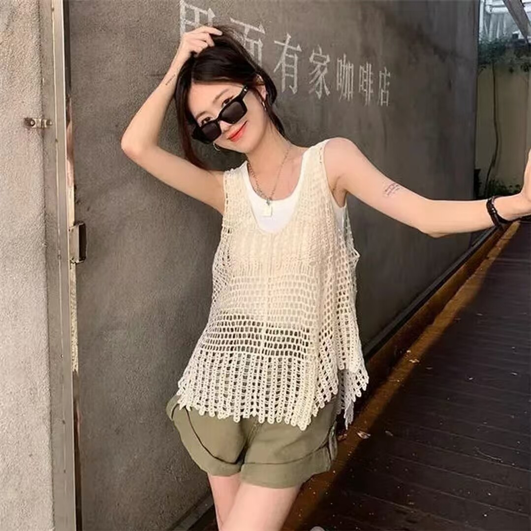 女士短袖小众 夏季新款镂空钩花外搭背心罩衫+白色背心上衣