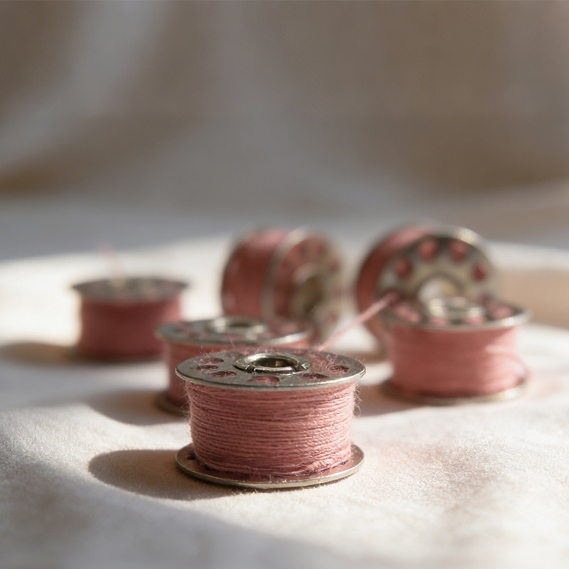 家用缝纫机浅粉色金属铁梭芯芳华缝纫机底线芯403s涤纶缝纫线芯轴,居家布艺,线,淘宝优惠券,粉丝福利购,淘宝优惠卷