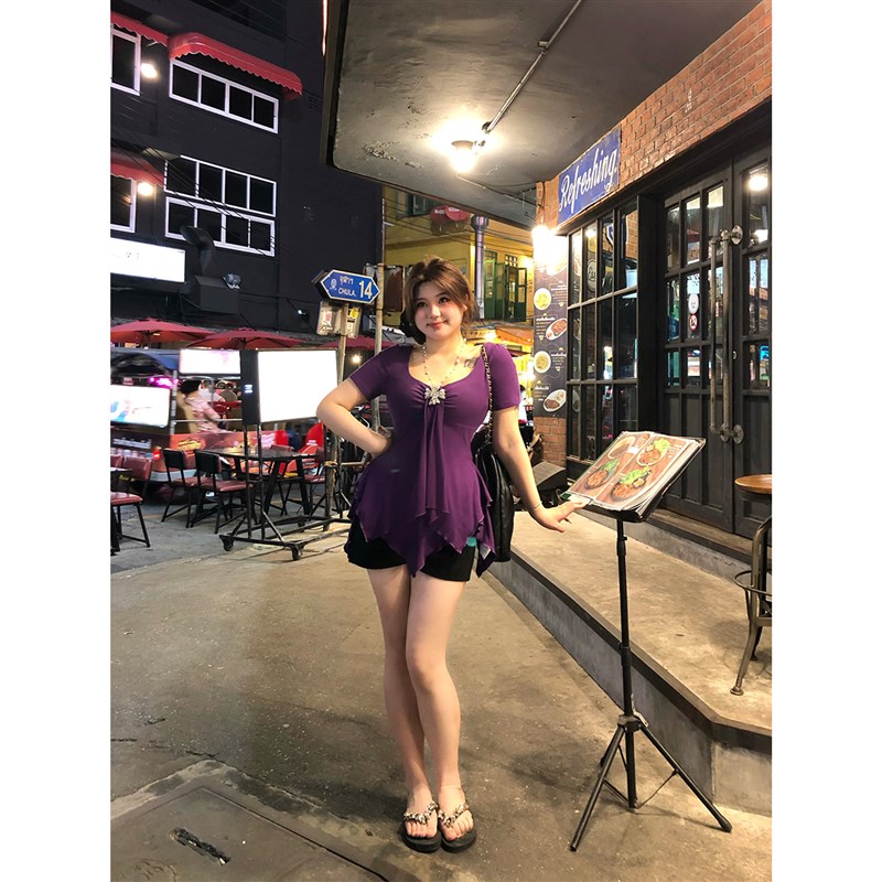 热销安妮不火 黑铆星痕超绝比例显瘦铆钉短裤女夏季新.款微胖大码