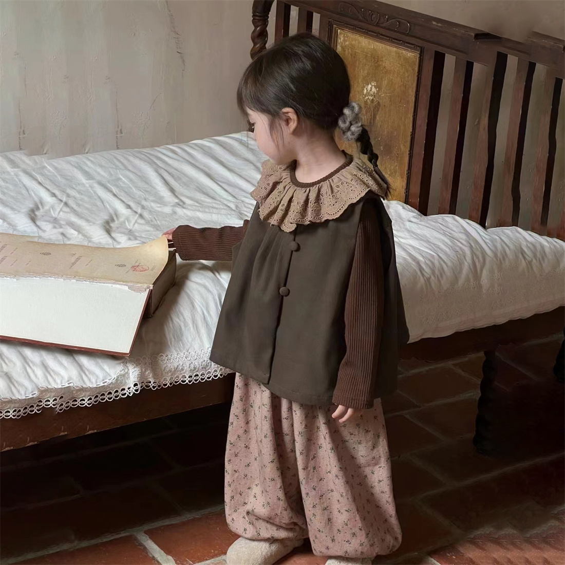 韩国童装女童套装冬季2025新款宝宝荷叶领马甲打底衫儿童碎花裤子