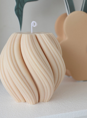 极速Irregular Geometric Wave RotatingH Candle Mold 3D Silico