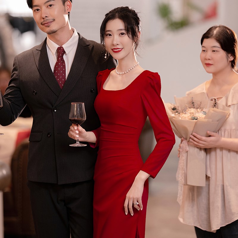 订婚礼服2025新款新娘结婚当天便装长袖法N式日常回门敬酒服红裙