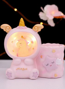 书桌笔筒带灯翅膀灯独角兽天使