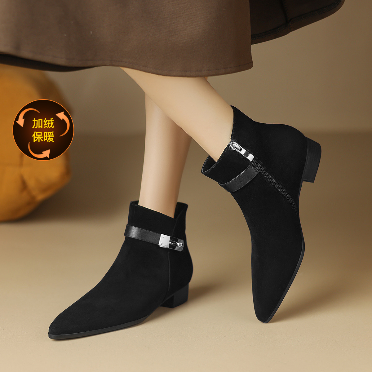 【羊反绒】星期六2025秋冬尖头短筒短靴女复古皮带扣及踝靴子女