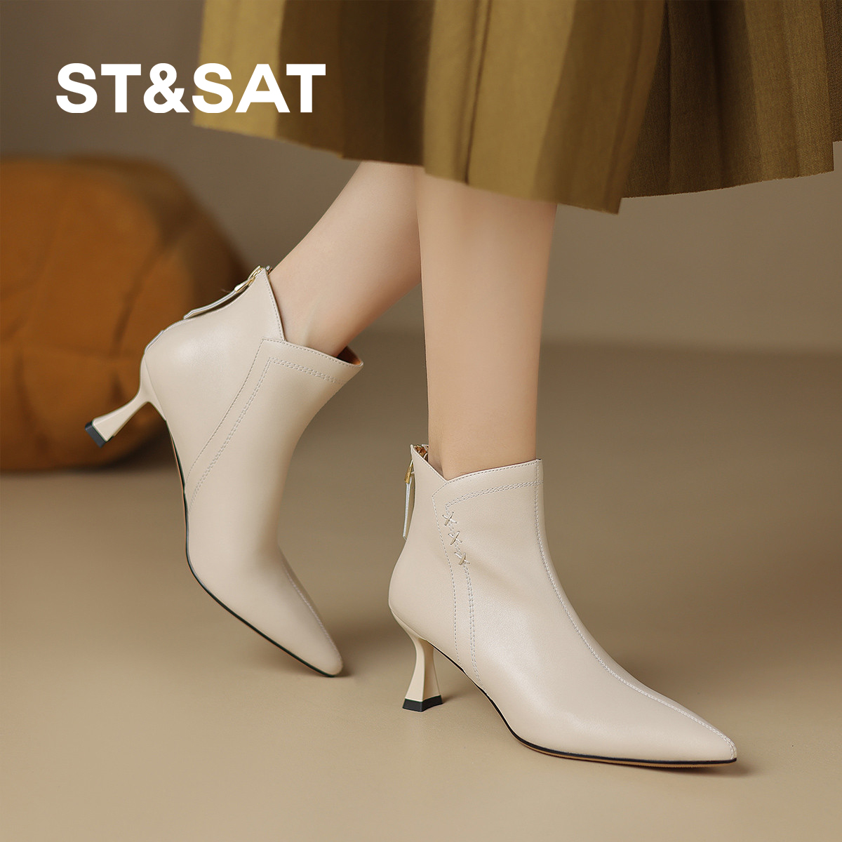 星期六3公分小跟短靴女春秋单靴英伦粗跟瘦瘦靴子美拉德复古女靴
