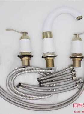 极速Eurocpean double handle threehole split basin faucet hot
