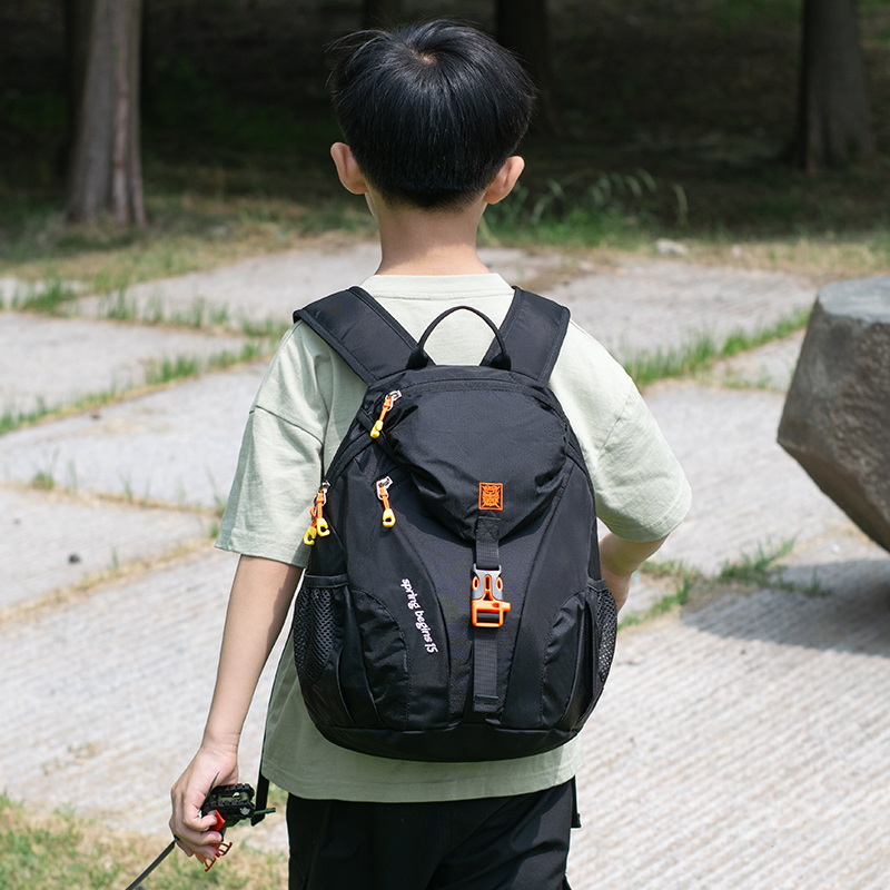 儿童户外登山双肩背包