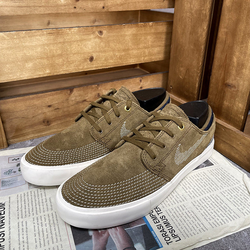 耐克男女运动休闲板鞋