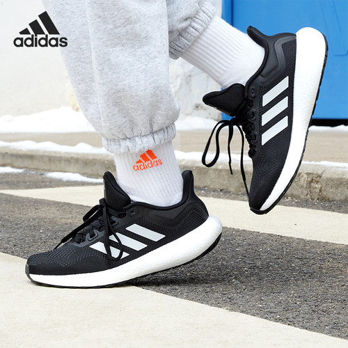 阿迪达斯运动跑步鞋男女通用