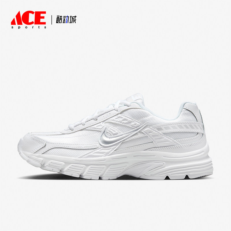 耐克女士耐磨简约休闲运动鞋