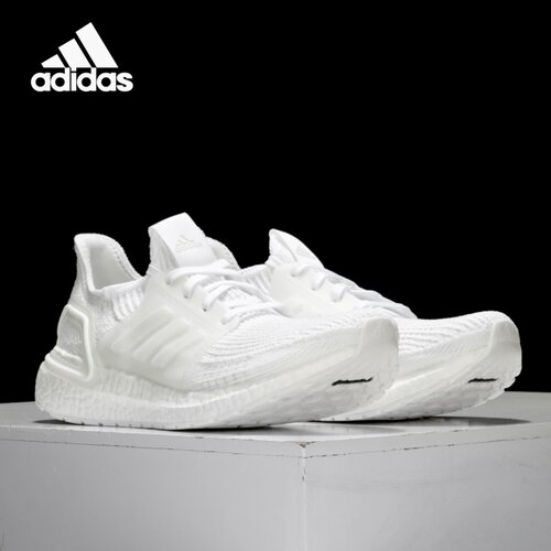 阿迪达斯UltraBOOST男女跑步鞋