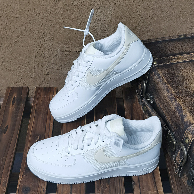 Nike/耐克官方正品AIR FORCE 1'07 ESS女子运动休闲鞋DJ9945-600