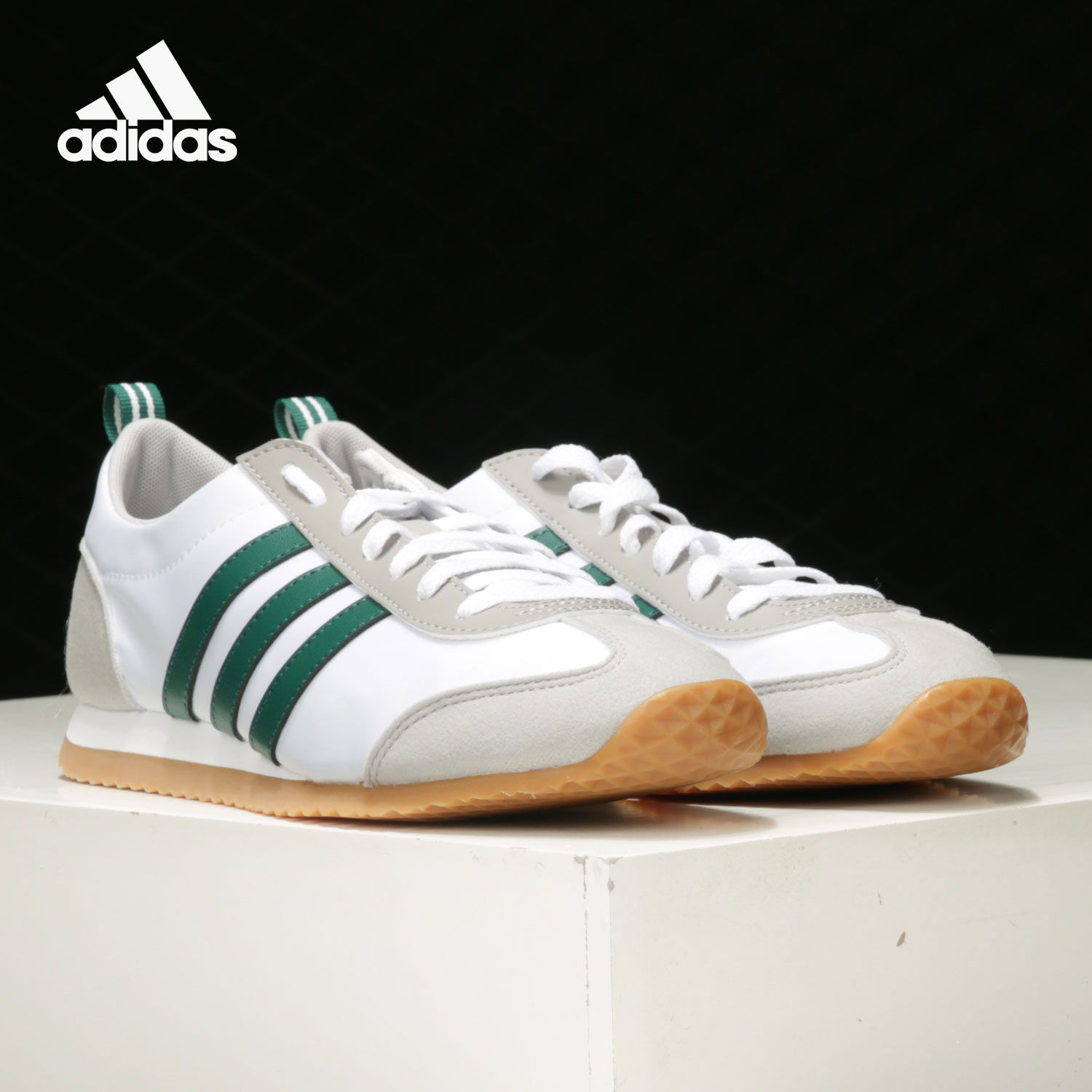 Adidas/阿迪达斯男女运动鞋