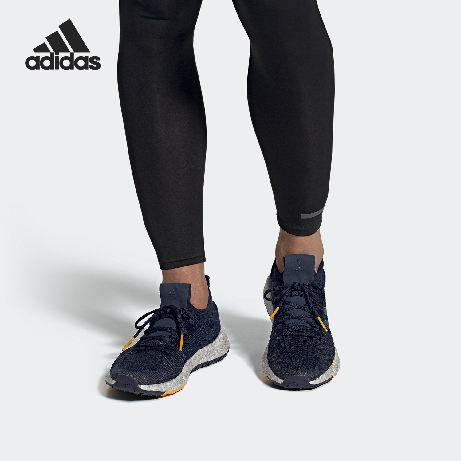 阿迪达斯正品男女通用跑步鞋