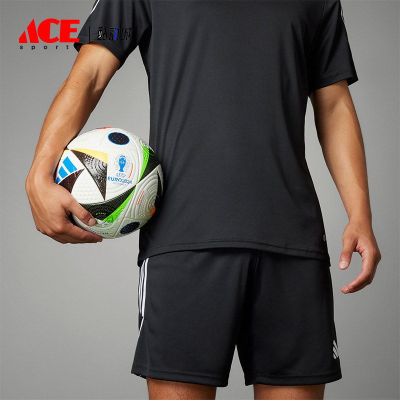 阿迪达斯男女同款比赛用足球