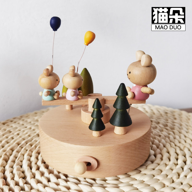 热销木质音乐盒小k火车八音盒手工生日礼物女生榉木创意儿童礼物