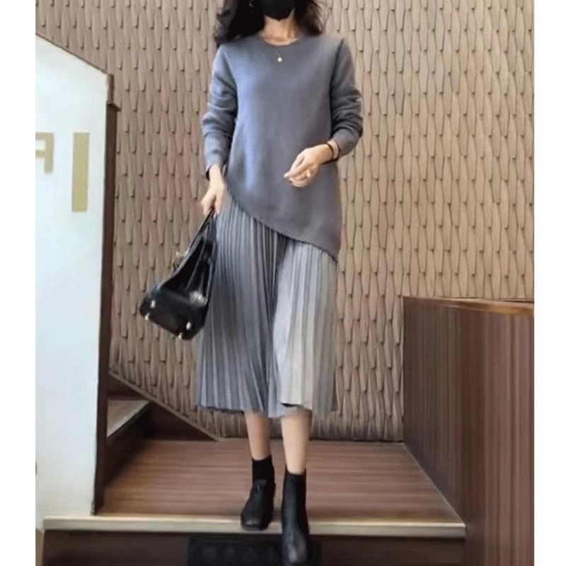 假两件拼接针织连衣裙女秋季x新款女装高级感内搭打底中长款毛衣