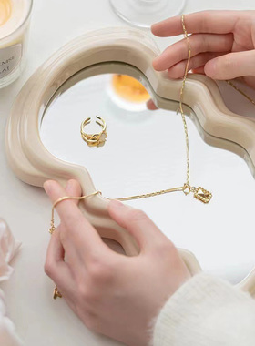 新品装饰推荐波纹装饰镜ins法式奶油风陶瓷化Q妆镜卧室床头装饰品