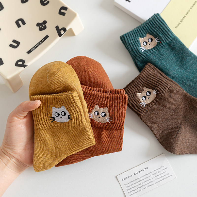 新品5双春秋袜子女纯棉s中筒袜复古卡通小猫刺绣棉袜女款配鲨鱼裤