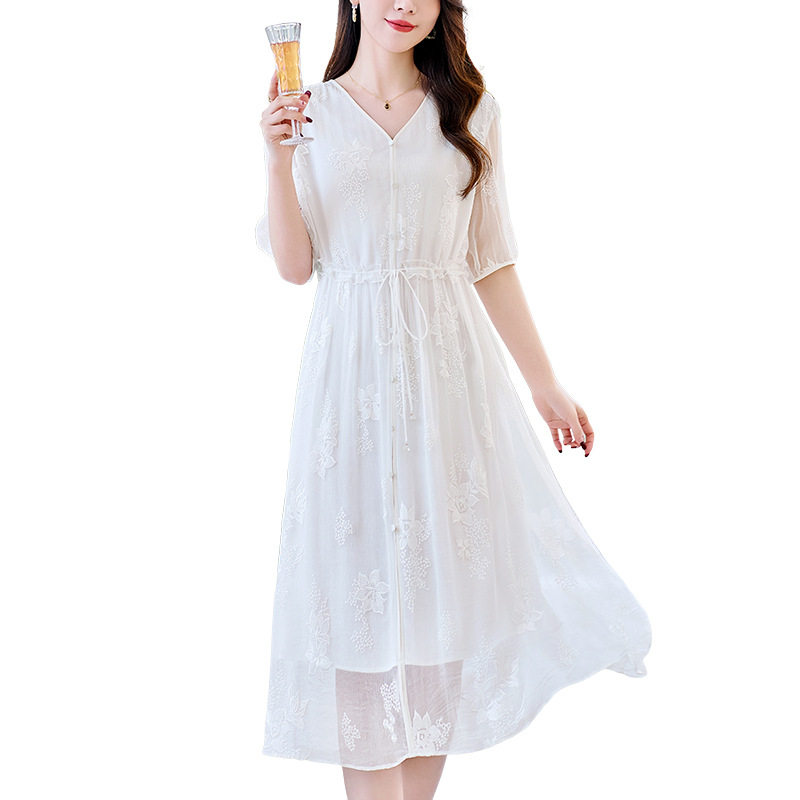 桑蚕丝连衣裙夏季新款 花卉刺绣真丝裙女士轻奢温柔风裙子