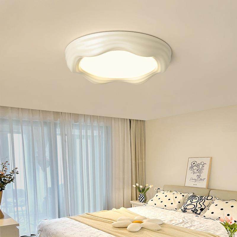 现代简约卧室吸顶灯创意树脂全光谱护眼书房灯温馨奶油风房间灯具