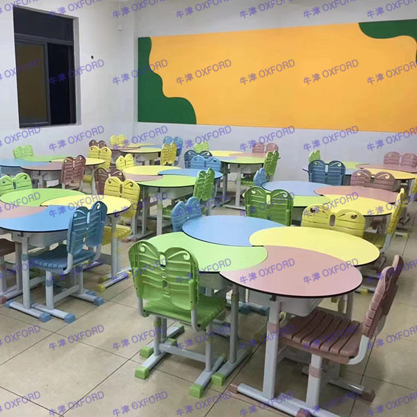 中小学生课桌椅兴趣班月牙形拼搭组合桌学校培训辅导组合学习桌椅