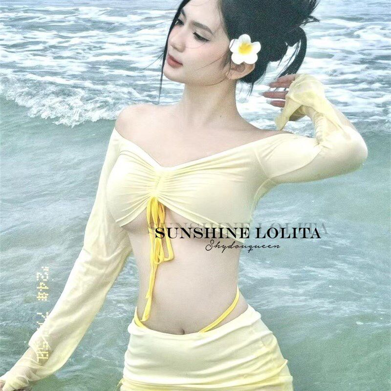 极速辣妹纯欲风海边拍照套装性感露肩抹胸透N视上衣喇叭袖显白鹅