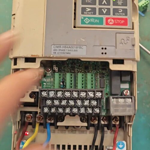 非标价安川H1000变频器，CIMR-HB4A0018FBC，议价