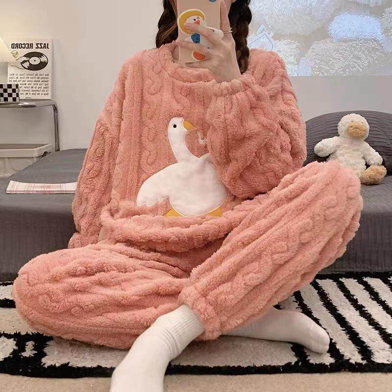 睡衣冬季女款珊瑚绒加厚加绒长袖可爱宽松法兰绒家居服套装可外穿