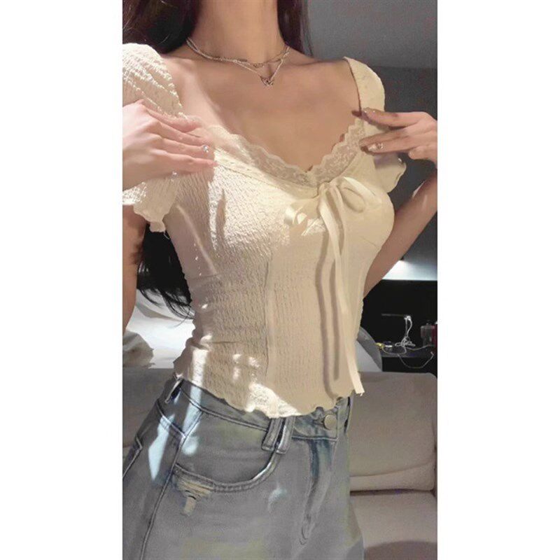 现货速发法式蕾丝鱼骨v领上衣纯欲辣妹锁骨短款t恤杏色雪尼尔氨纶
