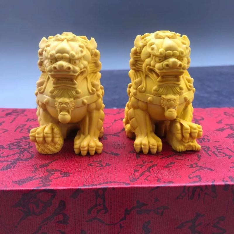 速发崖柏黄杨木雕雄狮子抱家手把件一对木质车居镇宅创意汽球装饰