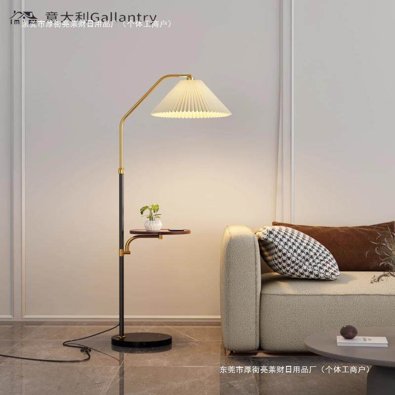 创意意大利立式卧室茶几包邮美式落地灯客厅百褶头包邮极简轻包邮