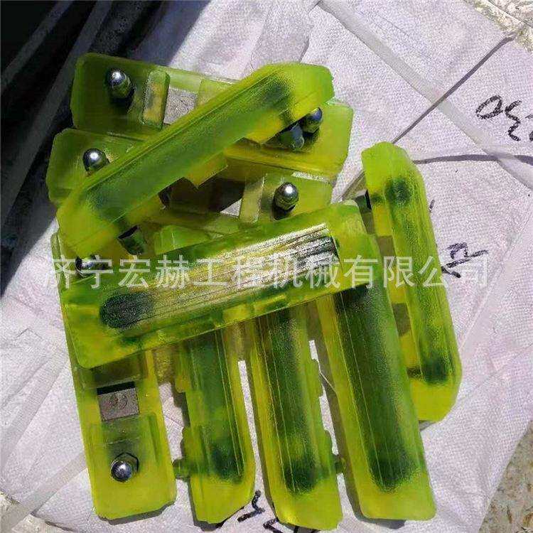 挖掘机PC56-7牛筋履带板胶块 PC60-7橡胶块 卡扣钩机履带板垫块