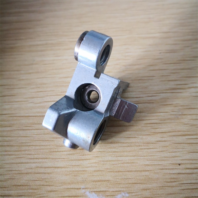 极速5200 GC6170带刀车切刀平缝机刀架 切刀座部L件 B4113-522-OB