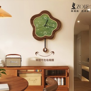 绿色中古风饭厅挂钟客厅创意时钟挂墙高级感艺术钟表2025新款摆钟