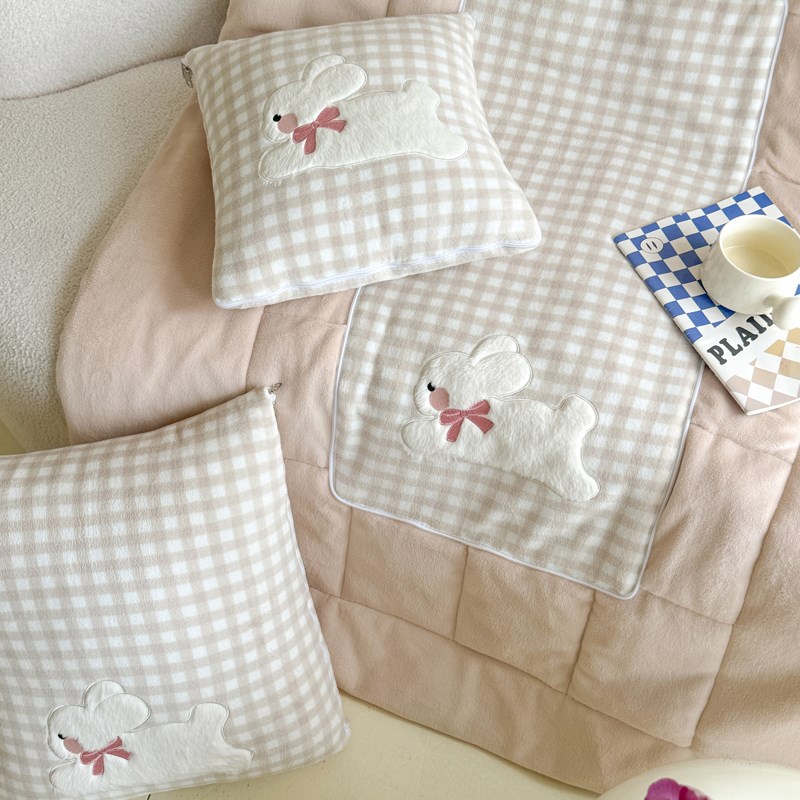 萌兔抱枕被子两用冬天加厚2024新款午睡毯子P二合一车用折叠枕头