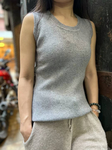 克什米尔羚羊绒背心圆领款面料格外舒服