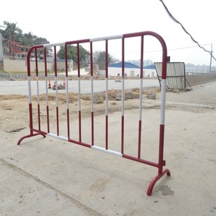 速发栏庆市政围挡路防护施工隔离栏镀锌铁马护栏围红道重白围栏防