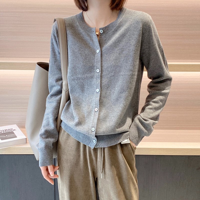 现货速发百搭软糯纯色轻奢宽松休闲打底针织衫夏高级感圆领长袖开
