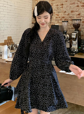 速发大码法式V连黑色波点长袖衣领裙202新款装短裙
