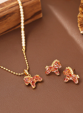 爆款咖色锆石水晶小马吊坠项链新中式生肖马新年款毛衣链时尚耳钉